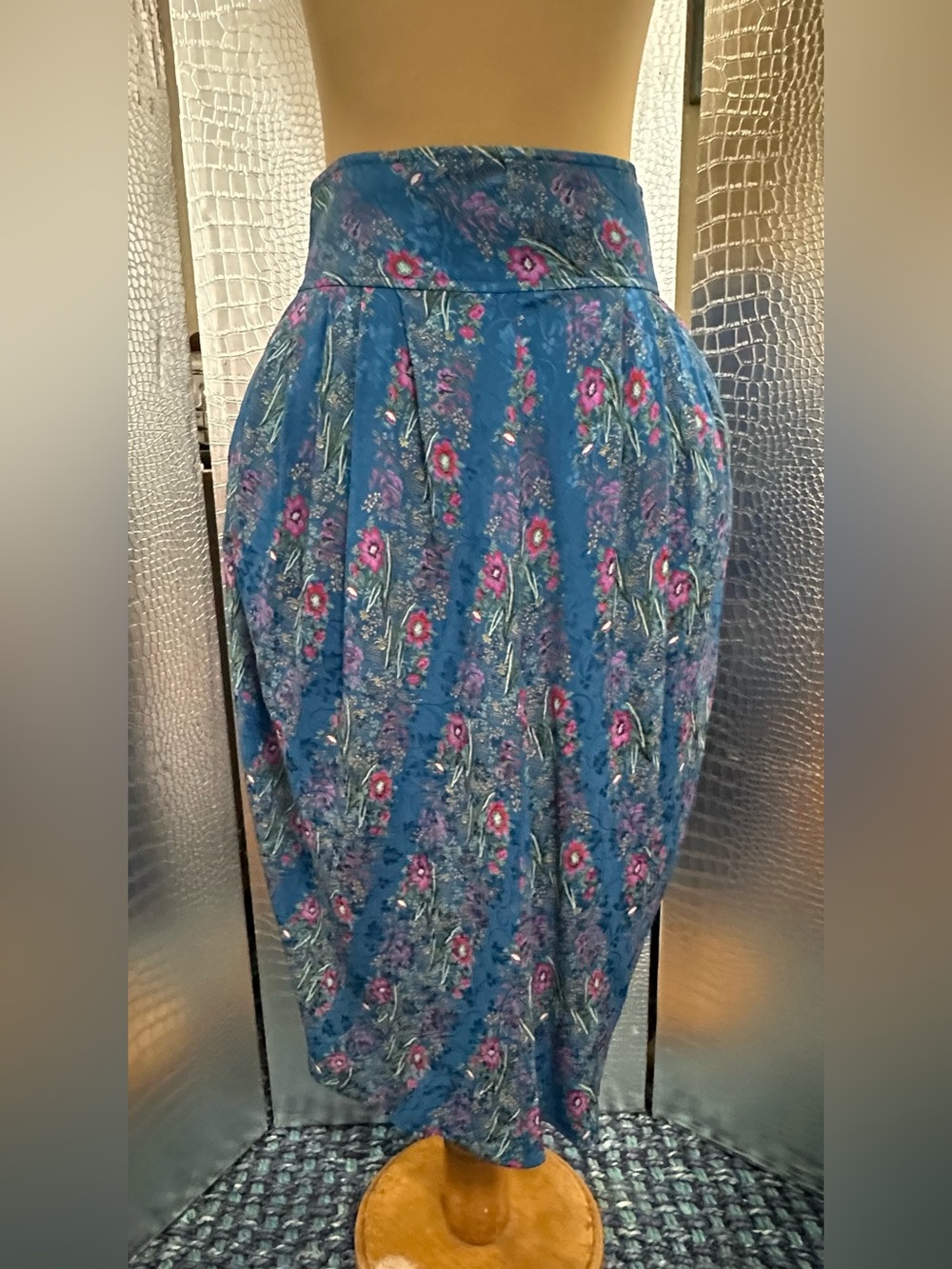 Emanuel Ungaro 100% Vintage Blue Pink Silk Floral Print Exaggerated Tulip Skirt